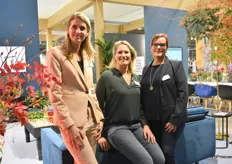 De dames van de Dutch Flower Group: Brit Fopma, Esmee van Beem en Gabrielle van Leeuwen.